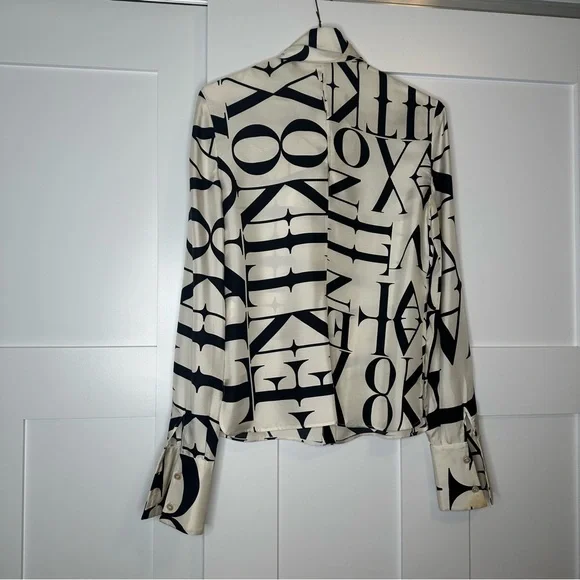 Vintage Valentino! Logomania black and white Blouse with detached tie/scarf - Picture 3 of 12